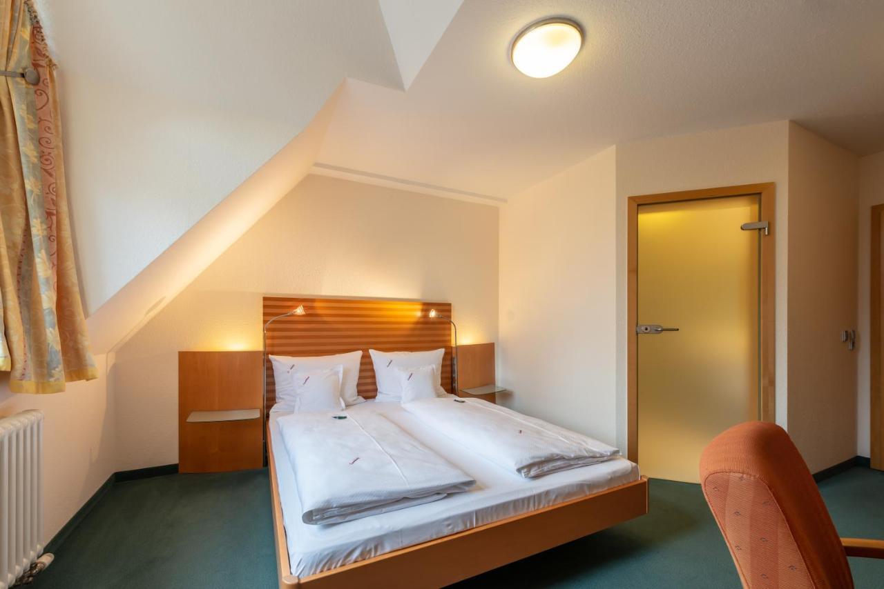 ניידרסטוטזינגן Gasthaus Hotel Zum Mohren מראה חיצוני תמונה
